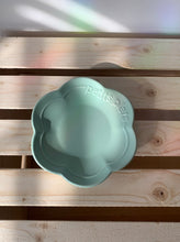 Load image into Gallery viewer, 4" Wide Flower Shaped Plant Tray