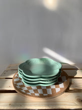 Load image into Gallery viewer, 4" Wide Flower Shaped Plant Tray