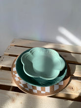 Load image into Gallery viewer, 4" Wide Flower Shaped Plant Tray